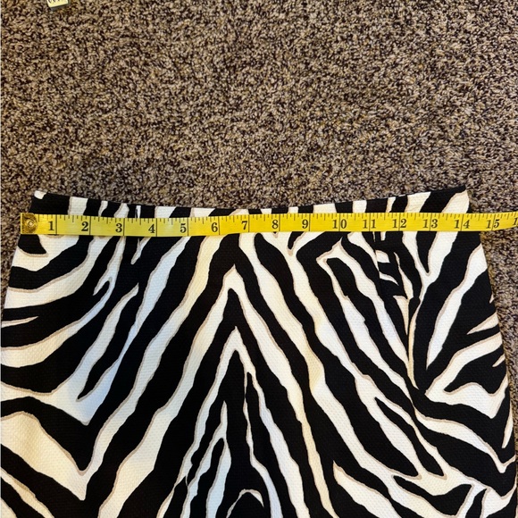 White House Black Market Zebra Print Women's Skirt zipper size 2P, NWTS - Picture 7 of 13